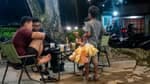 Anak Berjualan hingga Larut Malam Jadi Sorotan