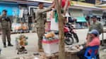 Satpol PP Warning PKL yang Berjualan di Luar Pasar Liem Hie Djung